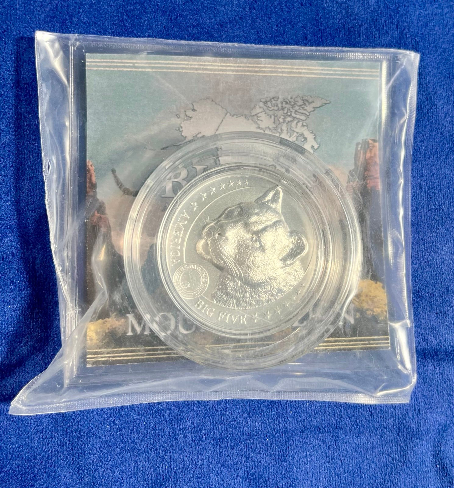Mountain Lion High Relief 2 1oz BU-matte Fiji Coin