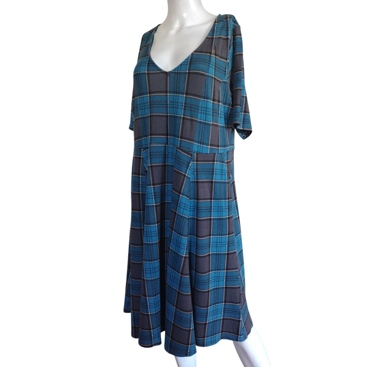 Torrid Dress Woman's 1 Teal Plaid Mini Ponte Skater V Neck Pockets Short Sleeve