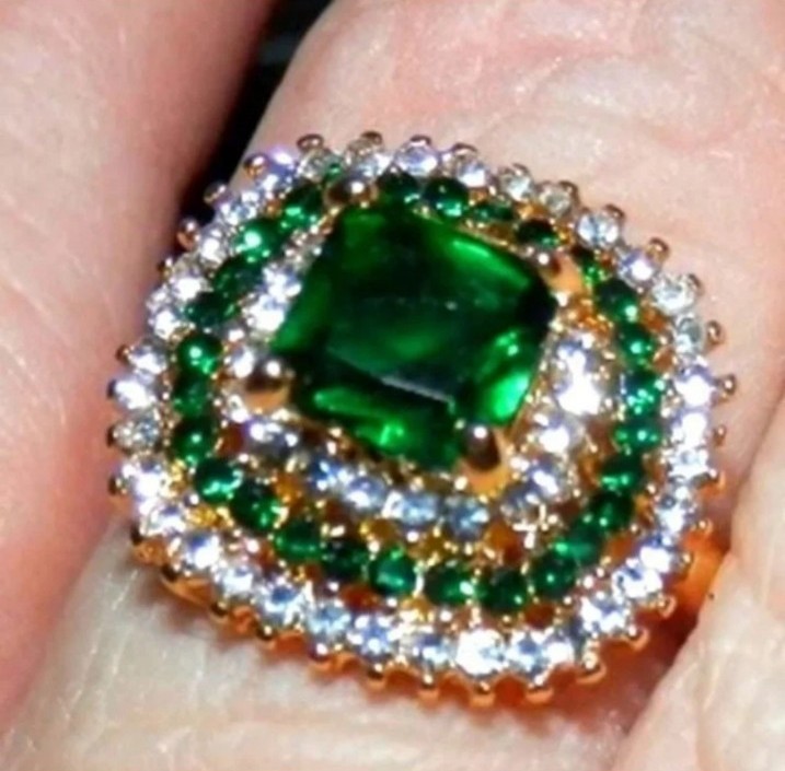 Elegant Two-tone Sparkling crystal ring sz 9
