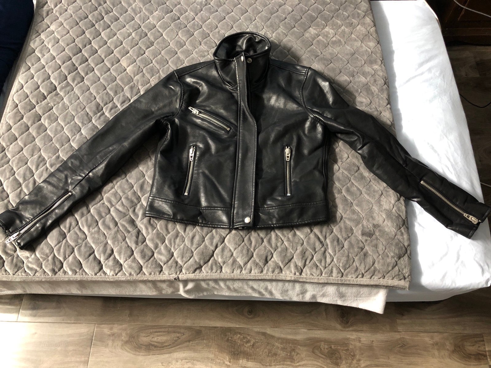 BLANKNYC WOMEN BIKER JACKET SIZE MEDIUM