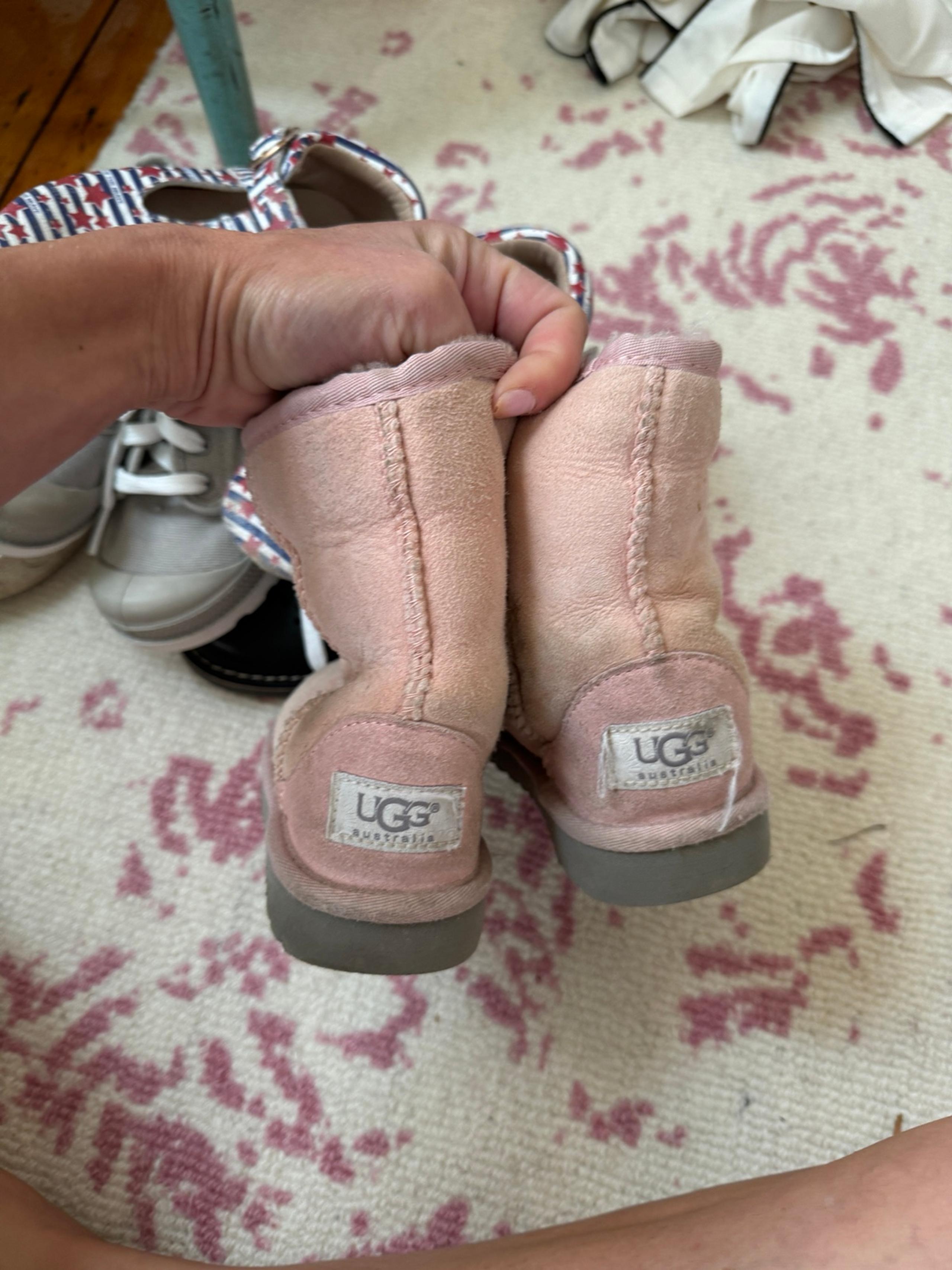 Size 10 pink uggs