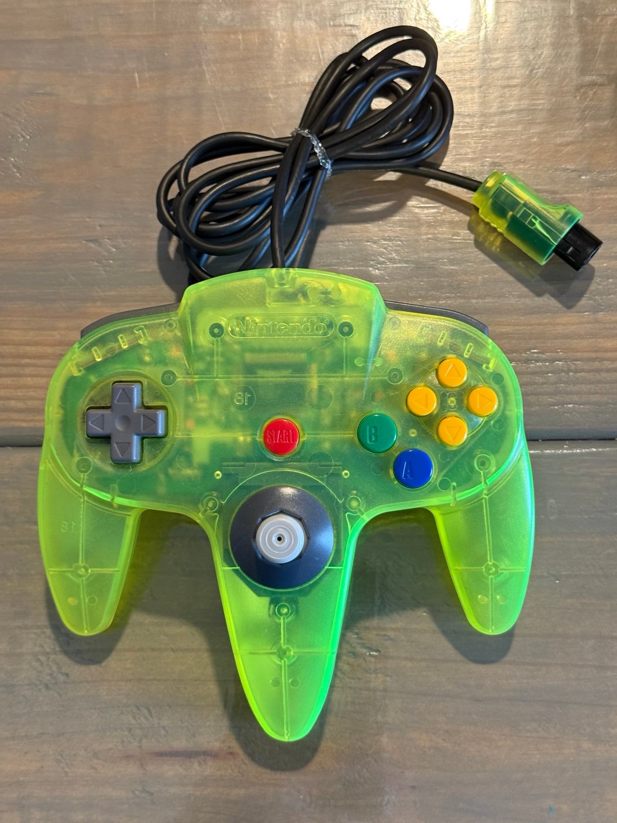 Extreme Green N64 Controller ( joystick was replaced )