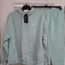 NWT NIKE SIZE XL SPORTSWEAR LIGHT DEW SWEATSUIT