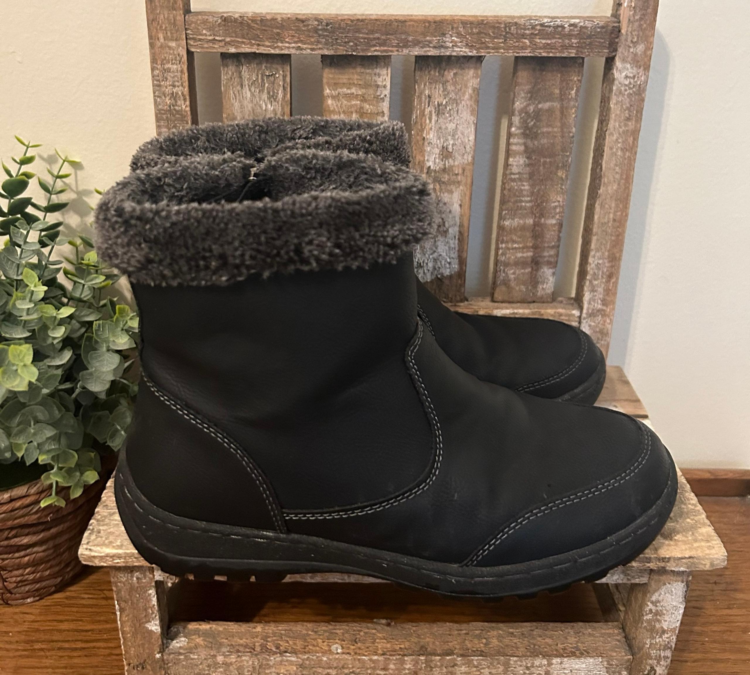 Khombu Boot Addison Black Memory Foam Water Repellent Boot Women's Size 7