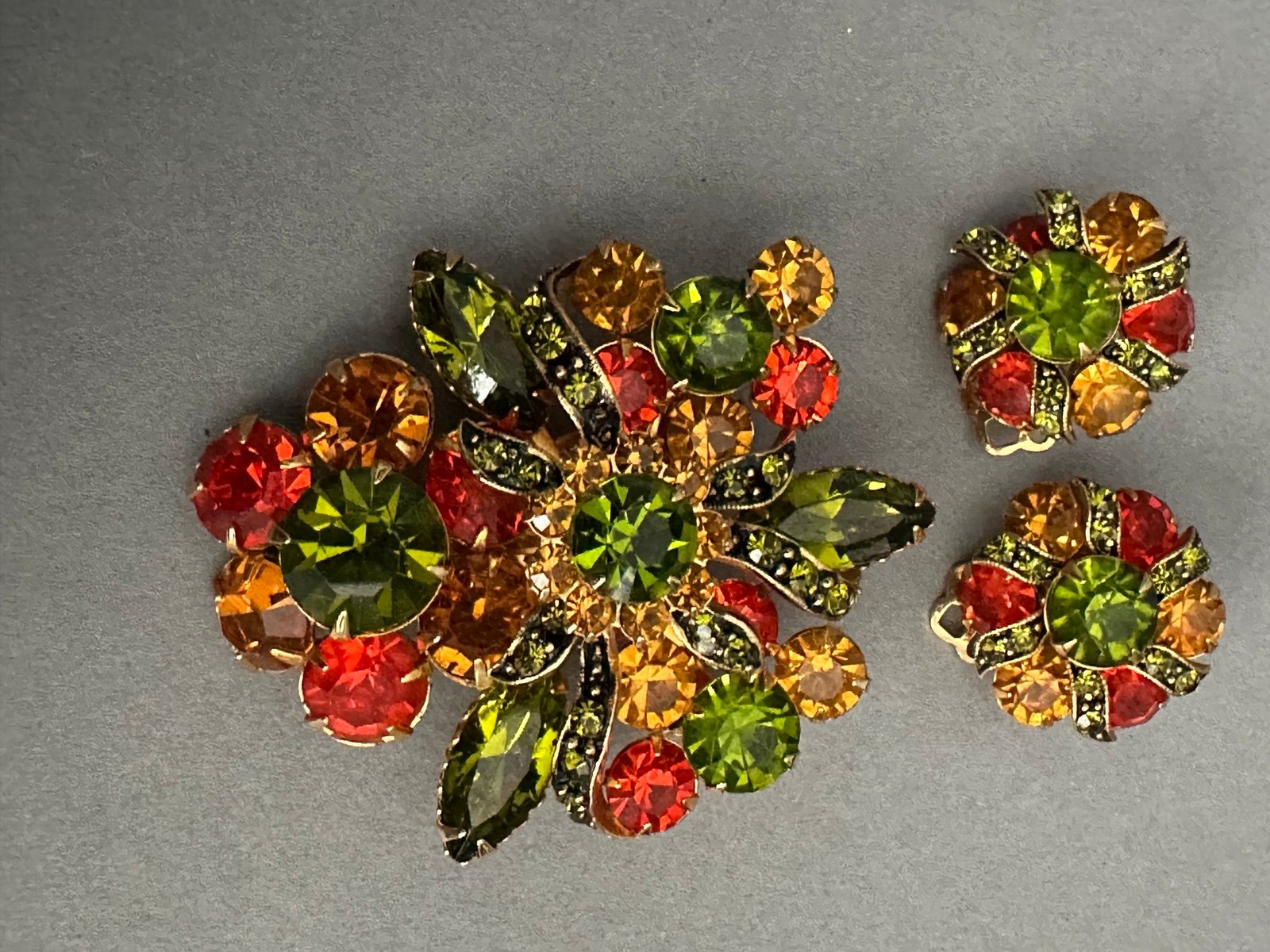 Vintage Cluster Stone Faceted Crystal Brooch Pin