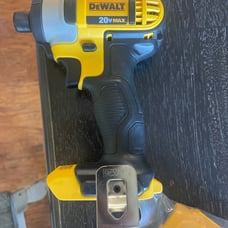DeWALT 20V MAX Cordless Brushed Impact Driver Kit 117 ft./lbs.