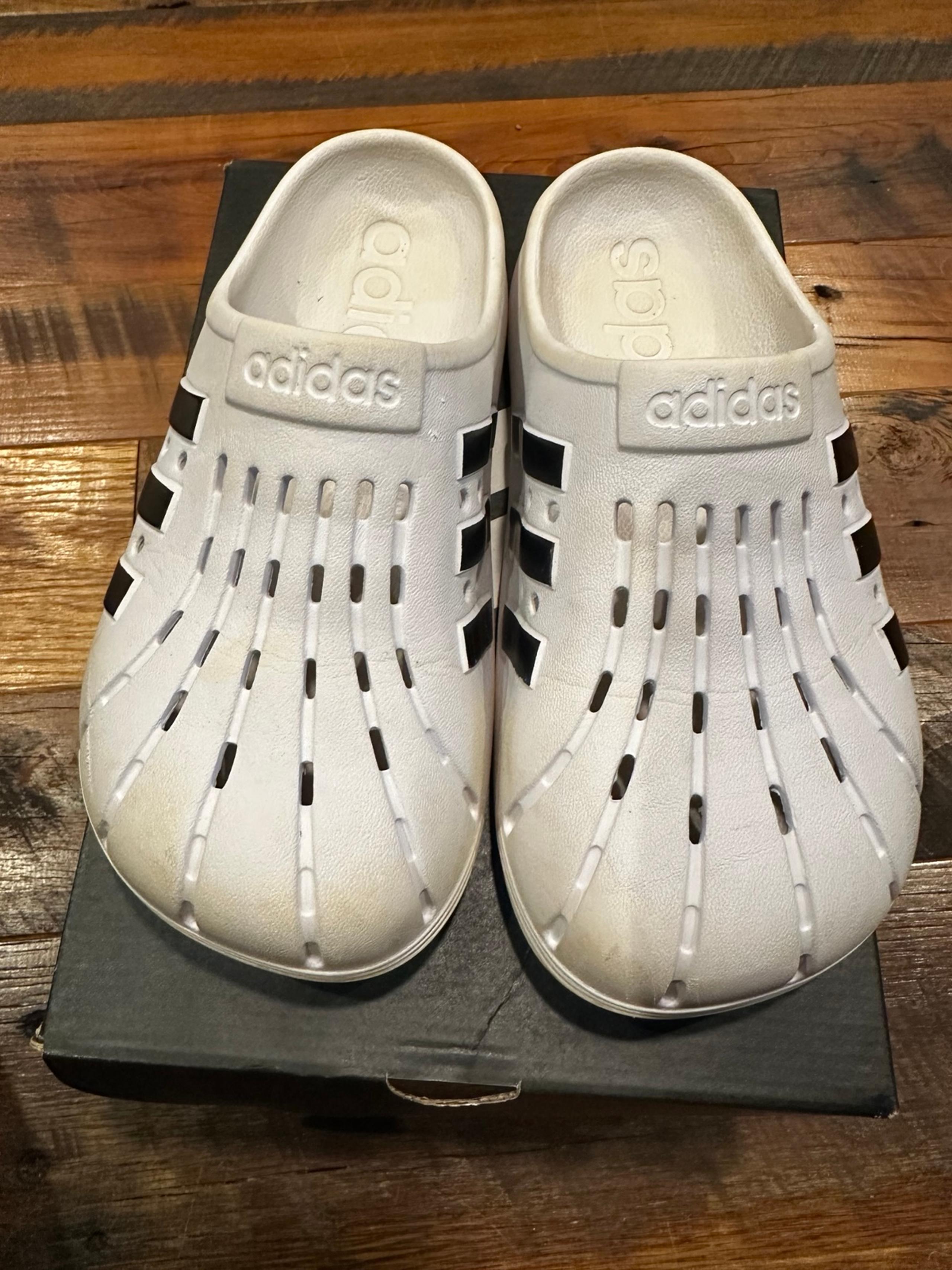 ADIDAS Adilette Clog Casual Unisex Slip-On White/Black Size: 7 Men 6 Women Used