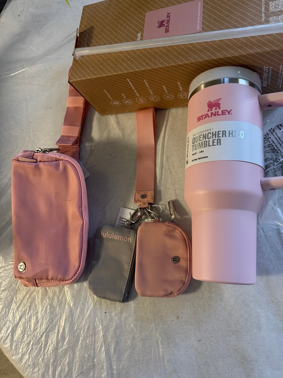 Bundle, Stanley cup 40, Lululemon belt bag, Lululemon dual poach