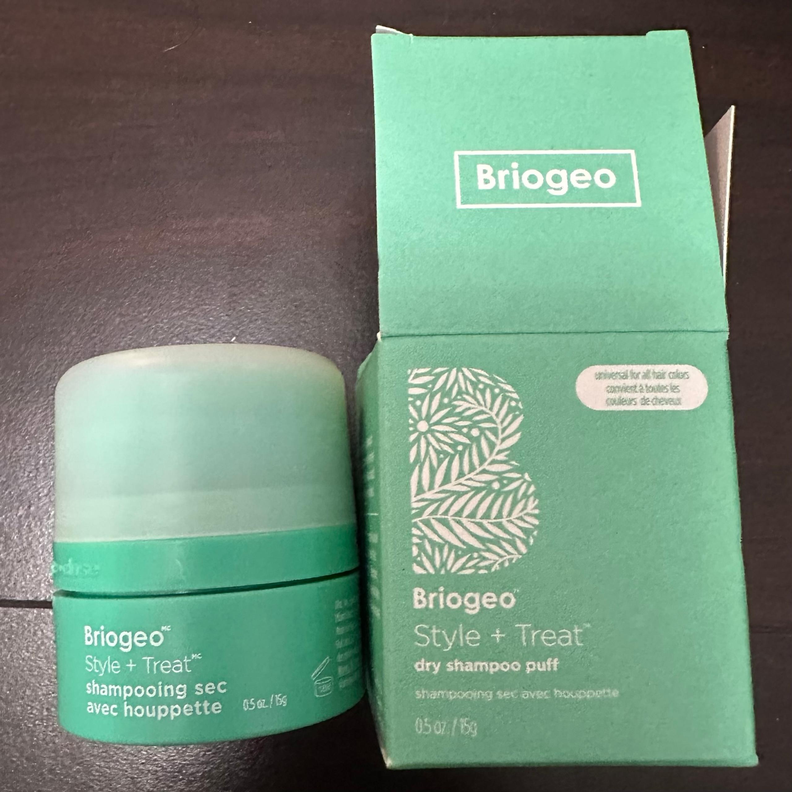 Briogeo Style + Treat Non-Aerosol & Talc-Free Dry Shampoo Powder Puff BNIB