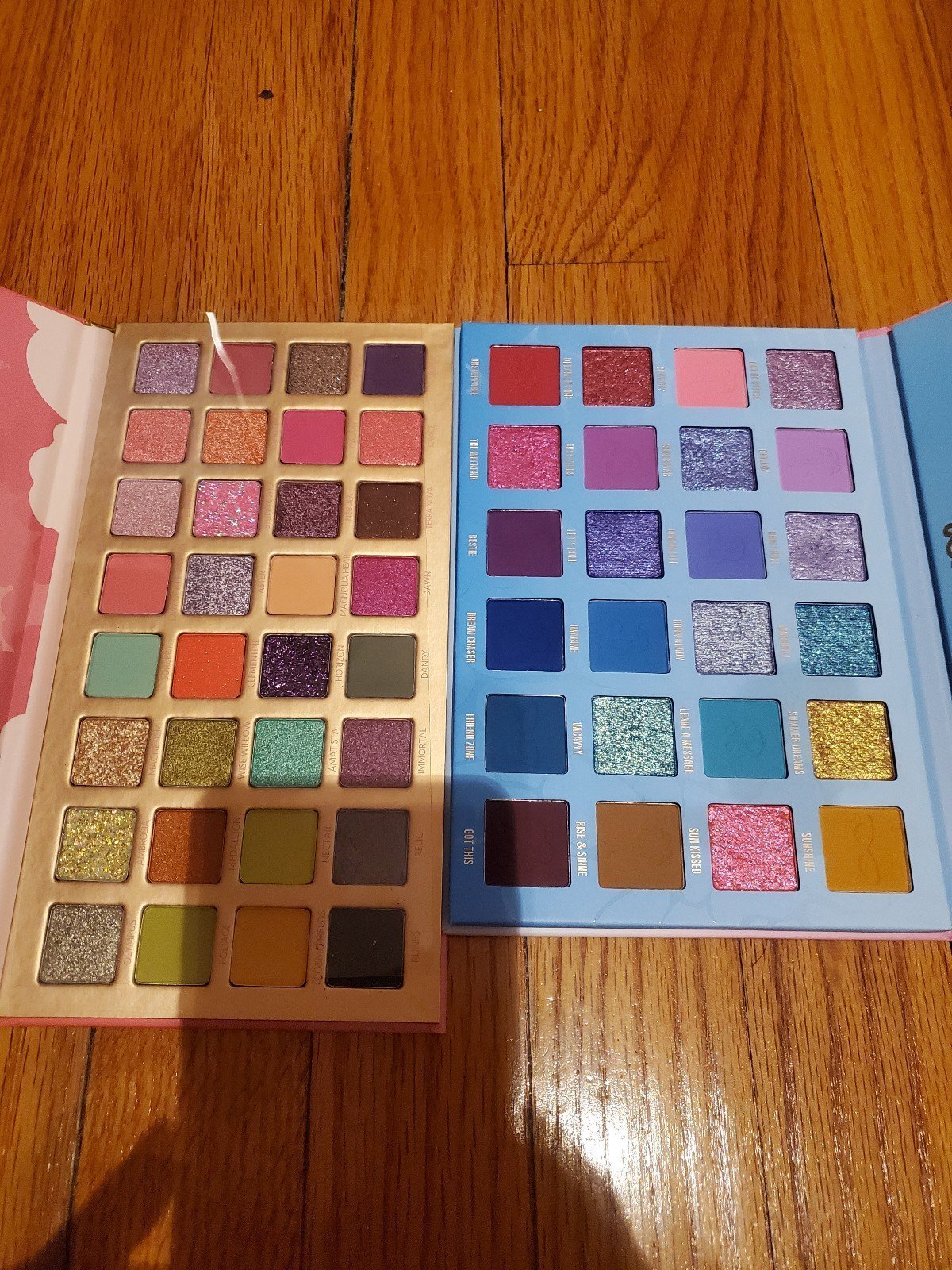 Lot of 20 eyeshadow make up palettes