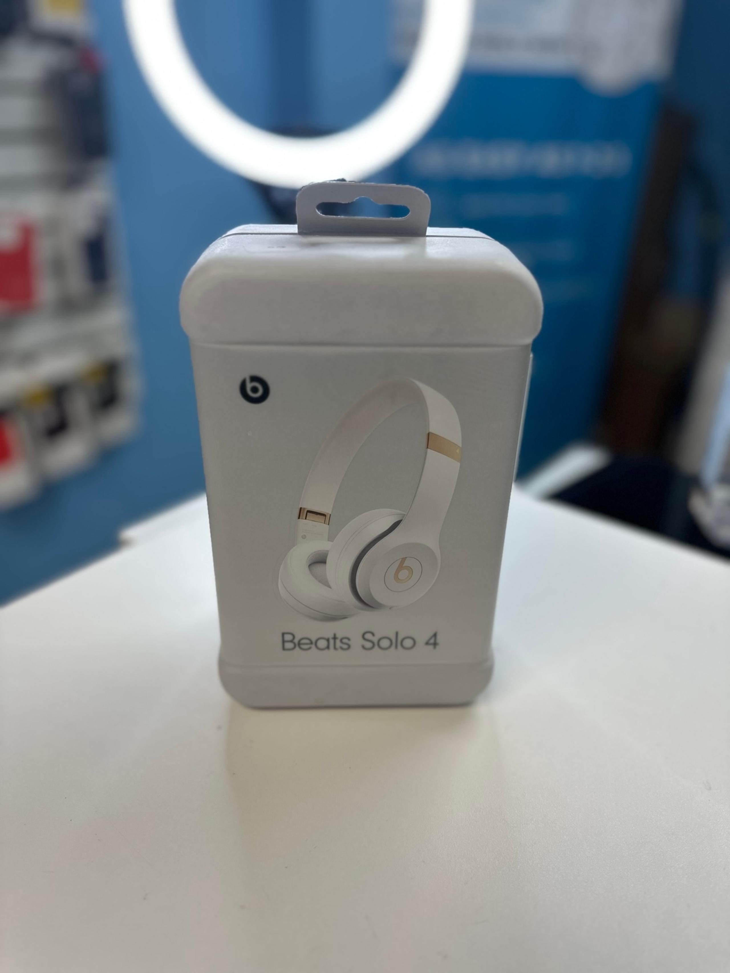 Beats Solo 4 White Brand New Sealed With Apple care + Warranty