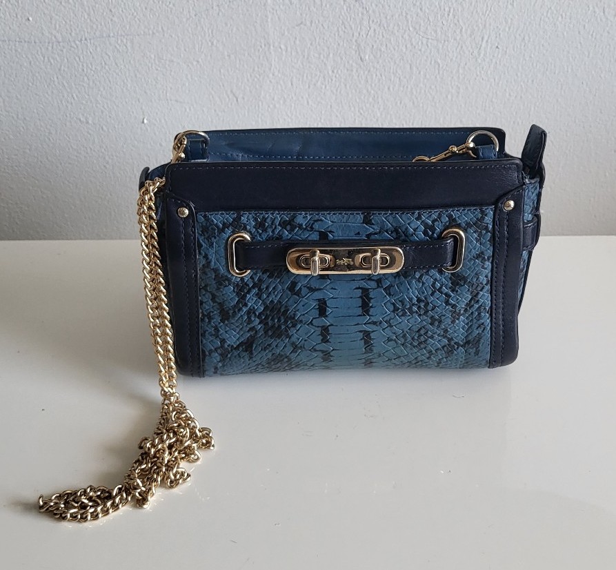 Coach swagger Wristlet crossbody small bag