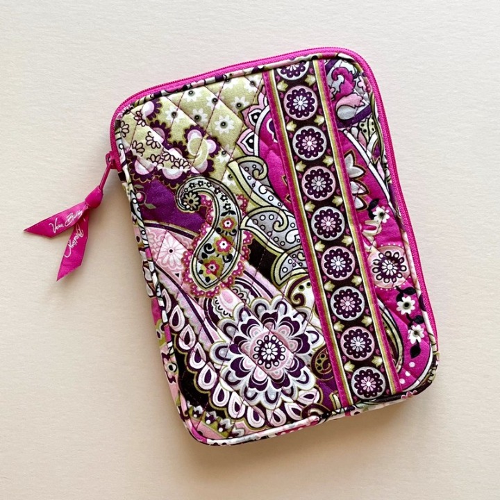 E-Reader Zipper Sleeve - Quilted Pink
