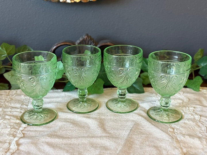 Set of four Vintage Tiara Sandwich Light Green Water Goblet NEW open box #10308