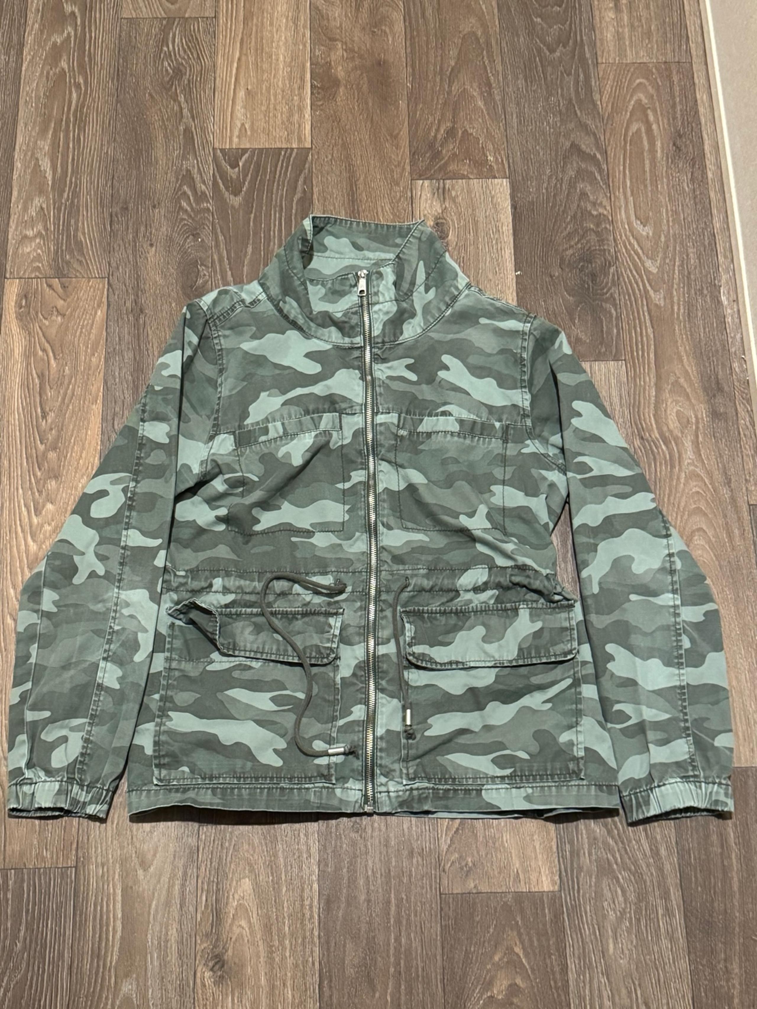 Old Navy Women's Camo Military Large Zip Up Jacket