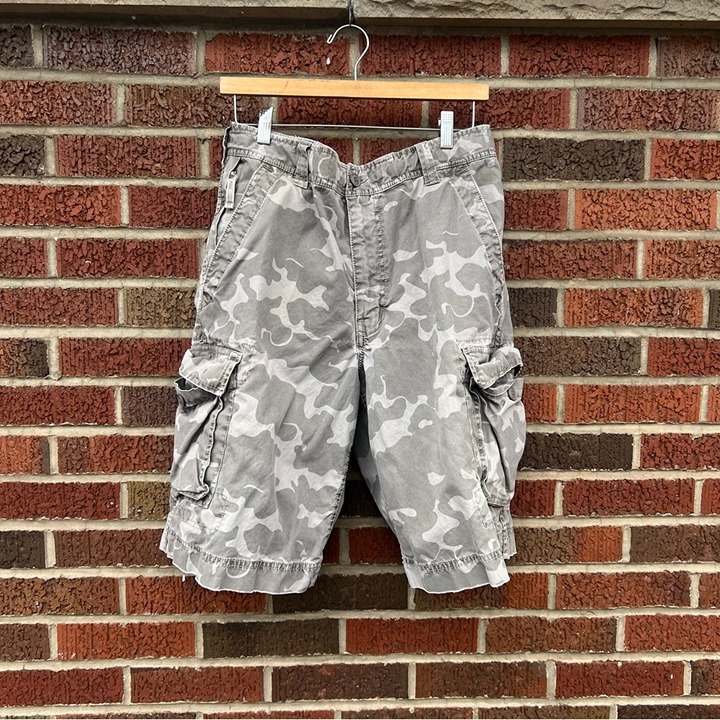 Express Dark Gray and Light Gray Men's Gray Camo Cargo Shorts