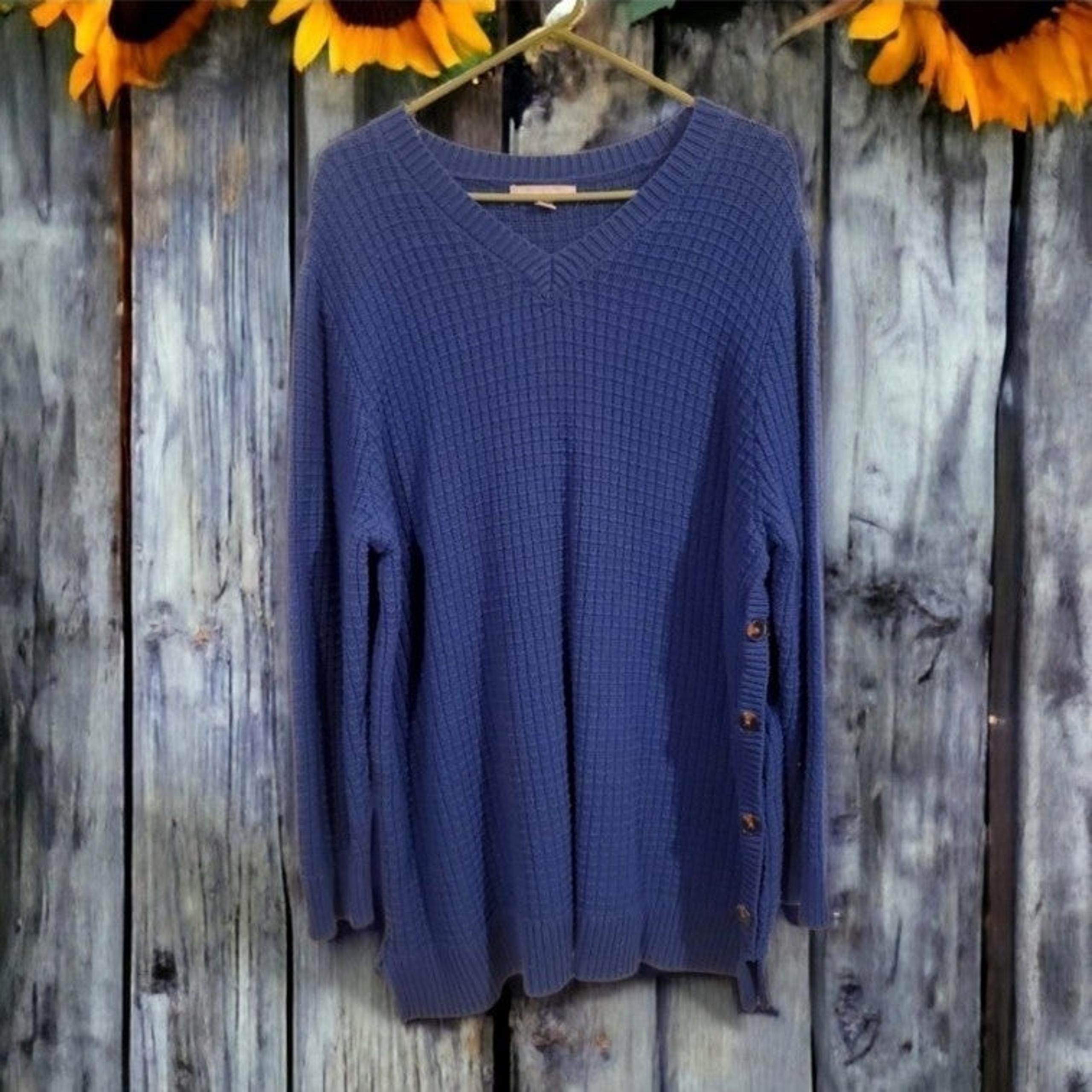 Oversized Sweater w Decorative Buttons