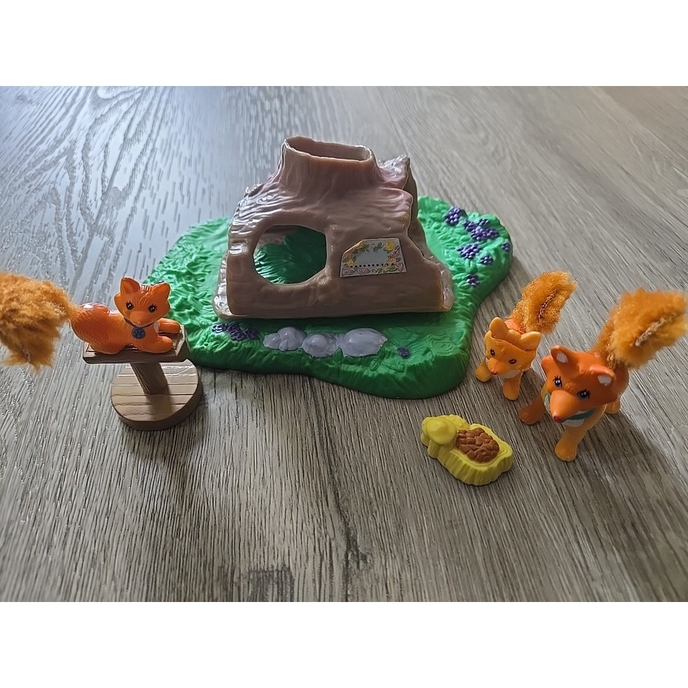 Vintage Kenner Littlest Pet Shop LPS Country Fun Mommy Fox Playful Pups 1996