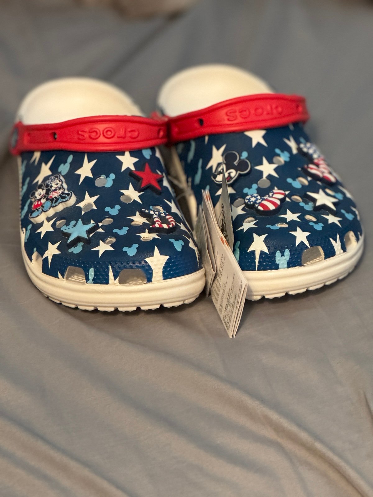 BNWT disney americana crocs