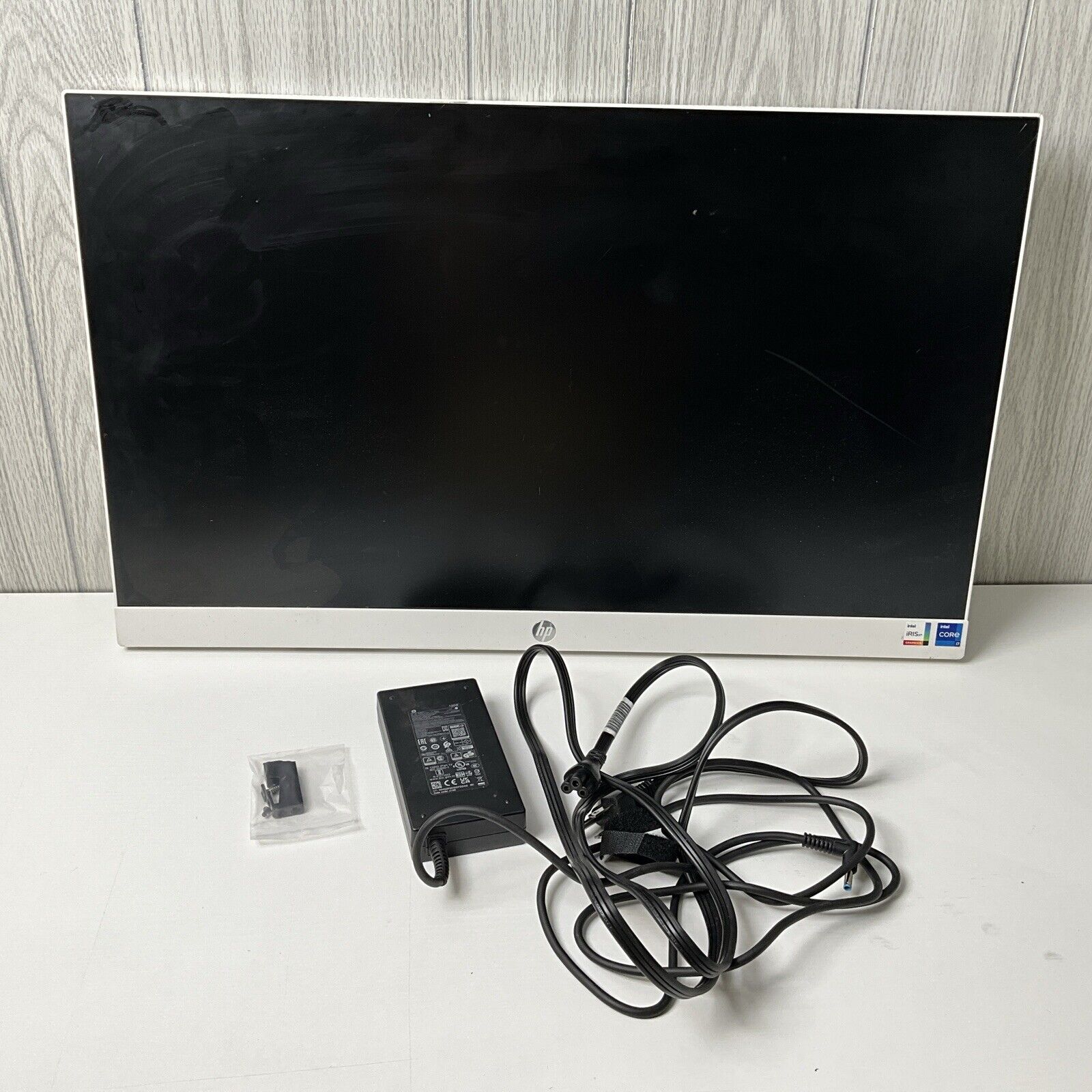 FOR PARTS - BAD DISPLAY - HP 27 All-in-one i7-1355U 12GB DDR4 500GB 27-CR0080