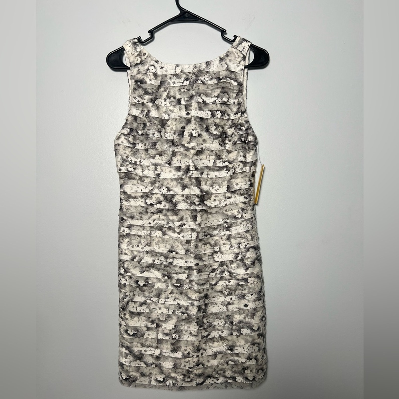 Alice + Olivia Tegan black/white tiered sheath mini dress size 8 NWT