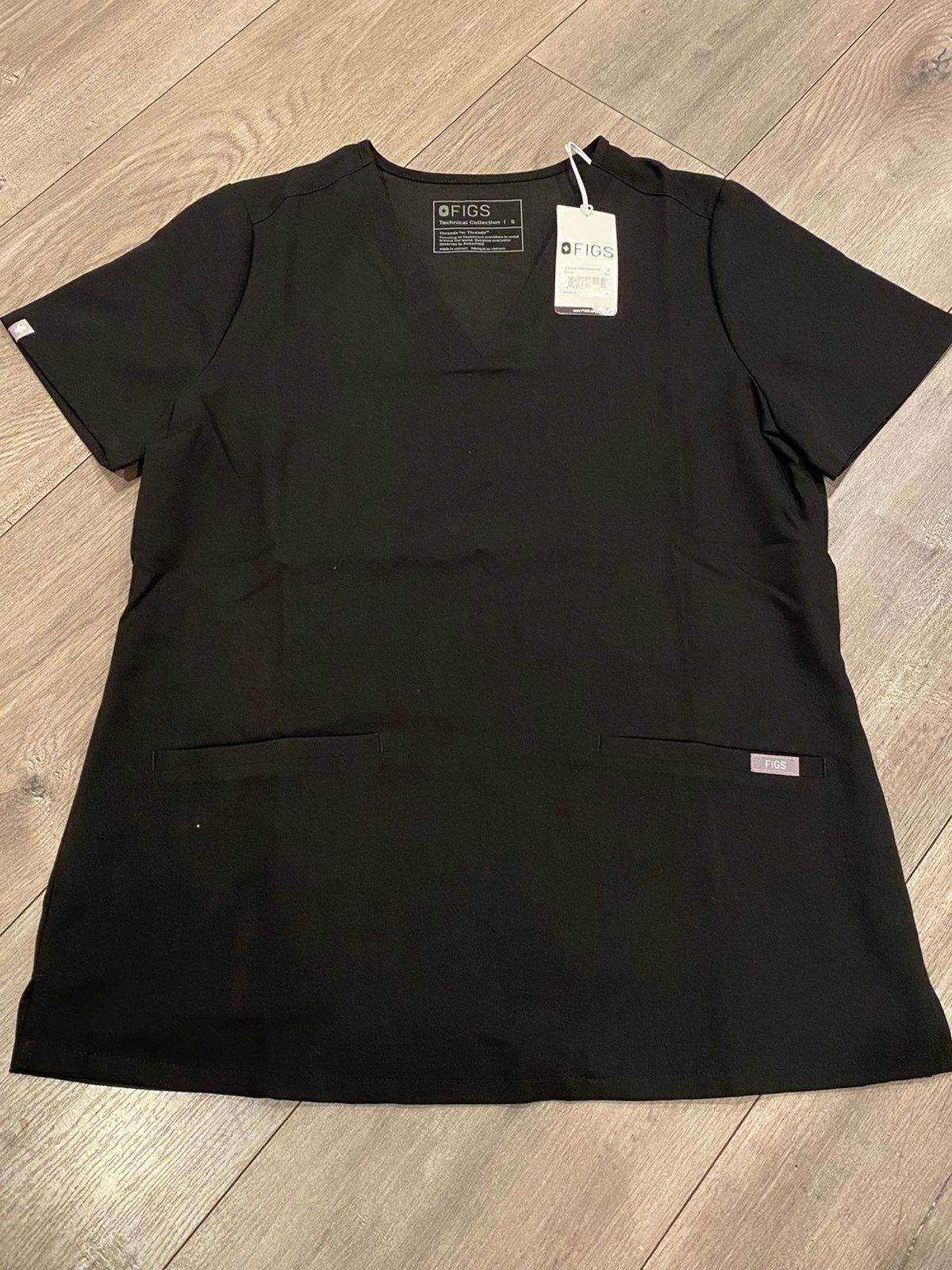 Figs scrub top