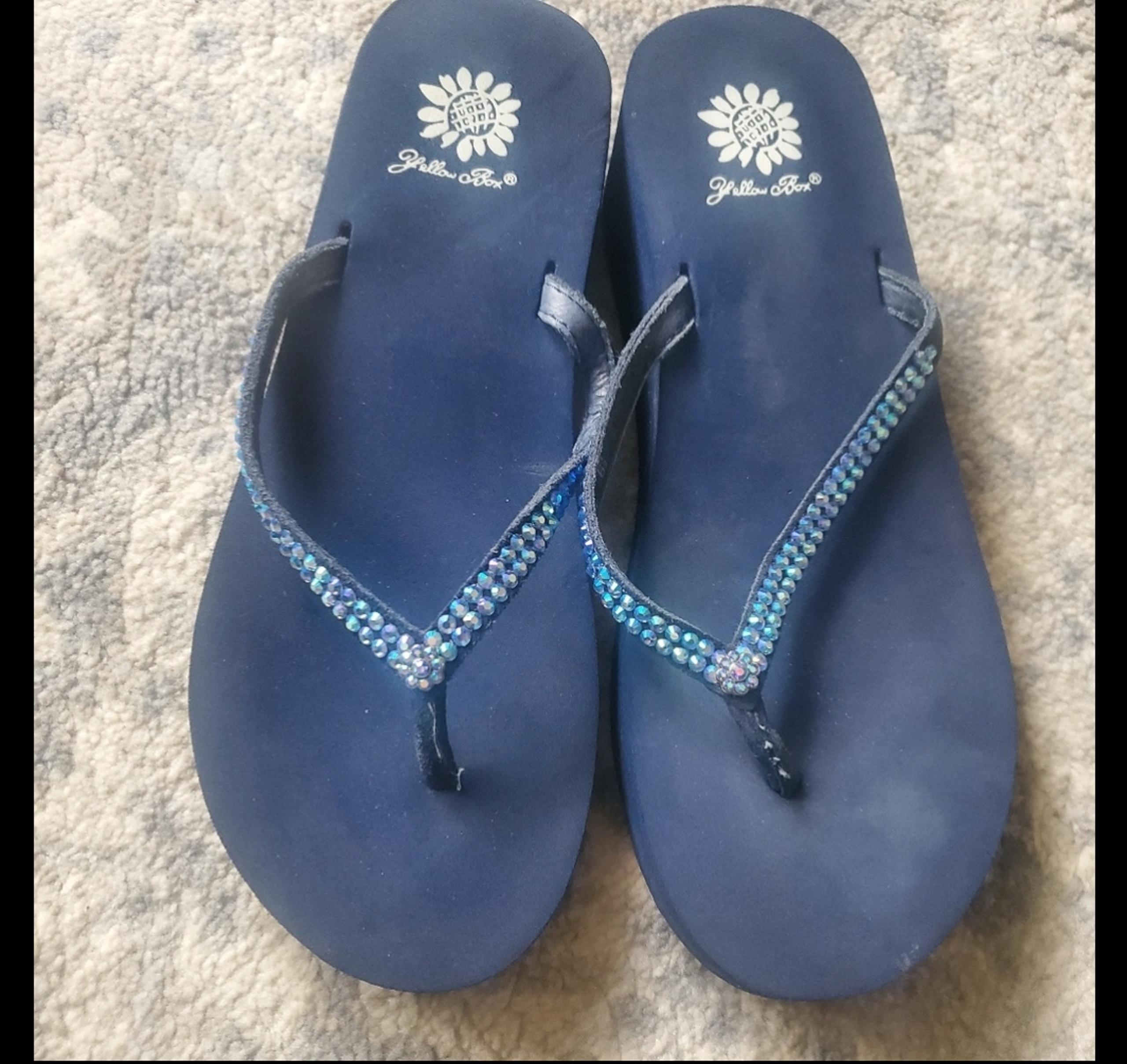 Yellow Box Navy Blue Sequin Floral Womans Sandals 6 1/2 comfort vacation summer