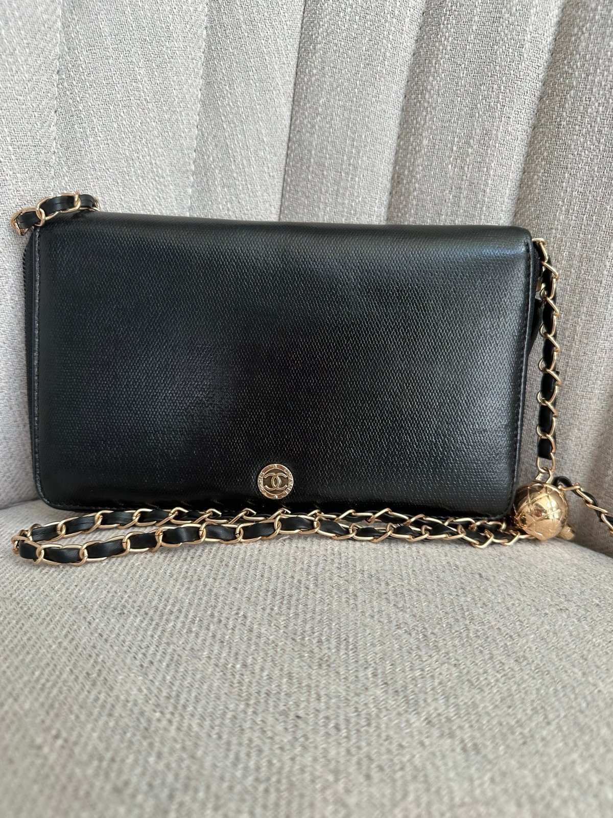 CHANEL CC Black Logo Leather Large Wallet on Chain