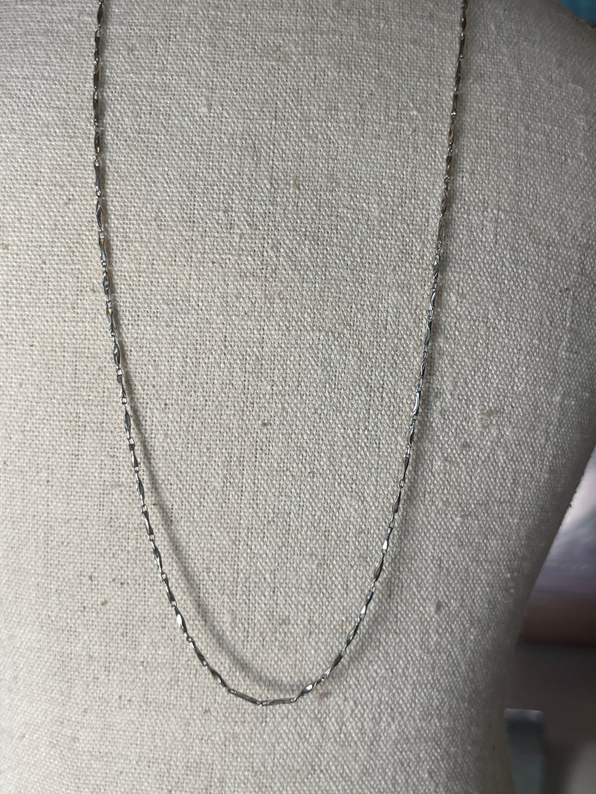 Beautiful Sterling 990 Necklace 17.5 Inch
