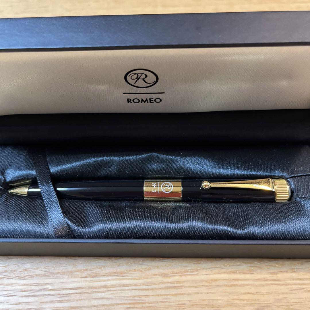 Romeo No.3 Ballpoint Pen Thick Shaft Black