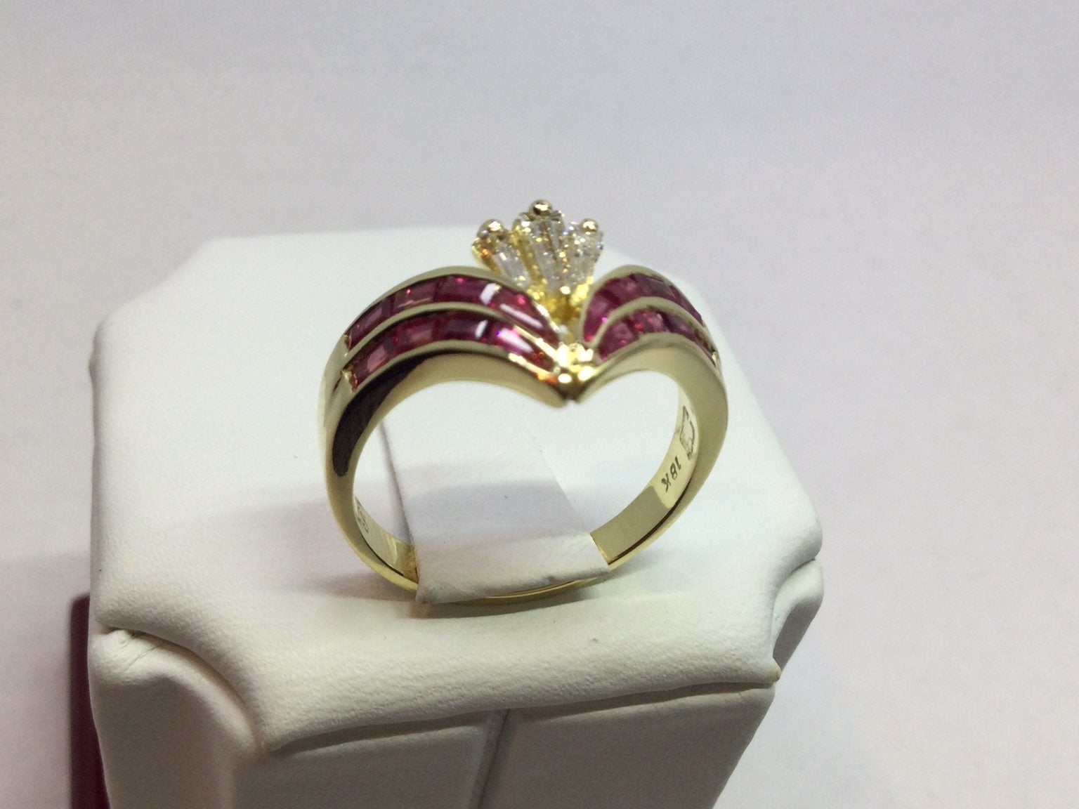 18k Gold ring Ruby & diamond