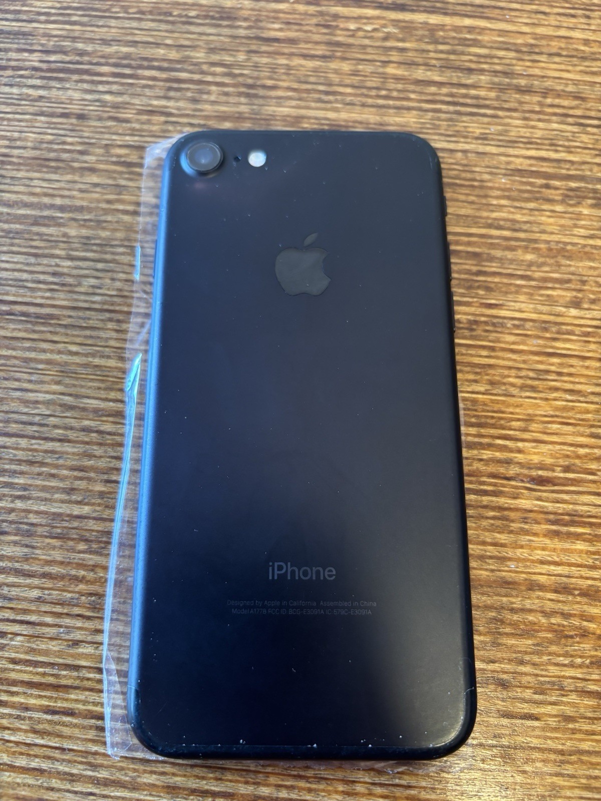 iPhone 7 128gb (unlocked) *USED* -Black