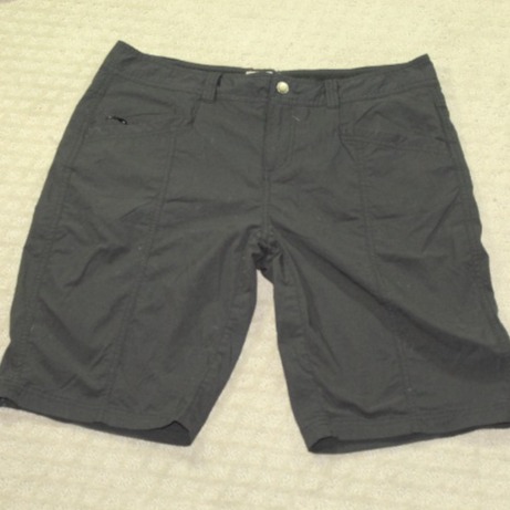 Royal Robbins Shorts Womens 12 Black Mid Rise Stretch Bermuda w Pockets Hi