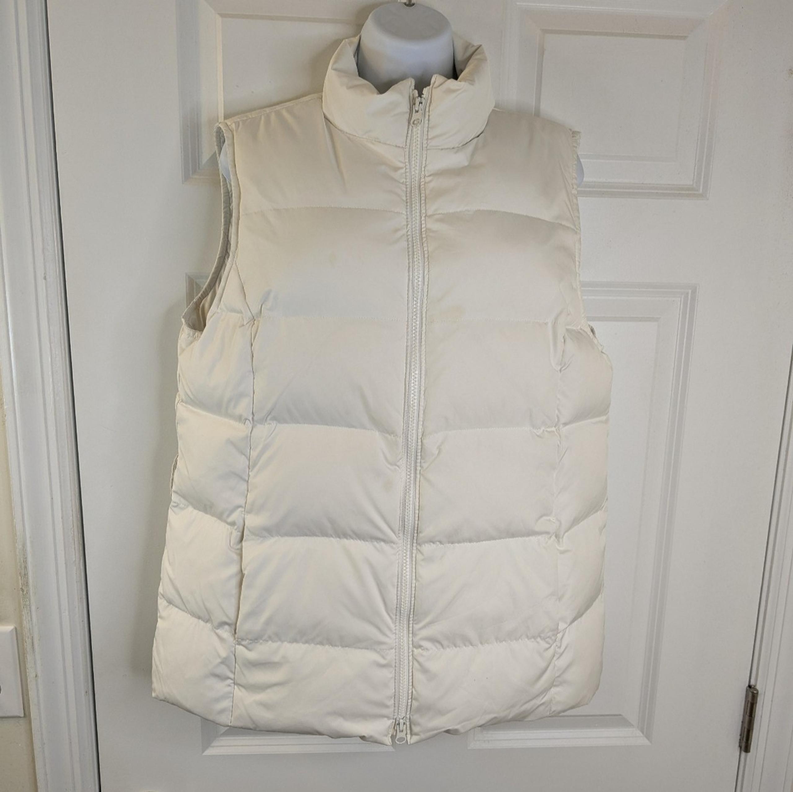 GAP, Women's Quilted Down Vest, White, Size L