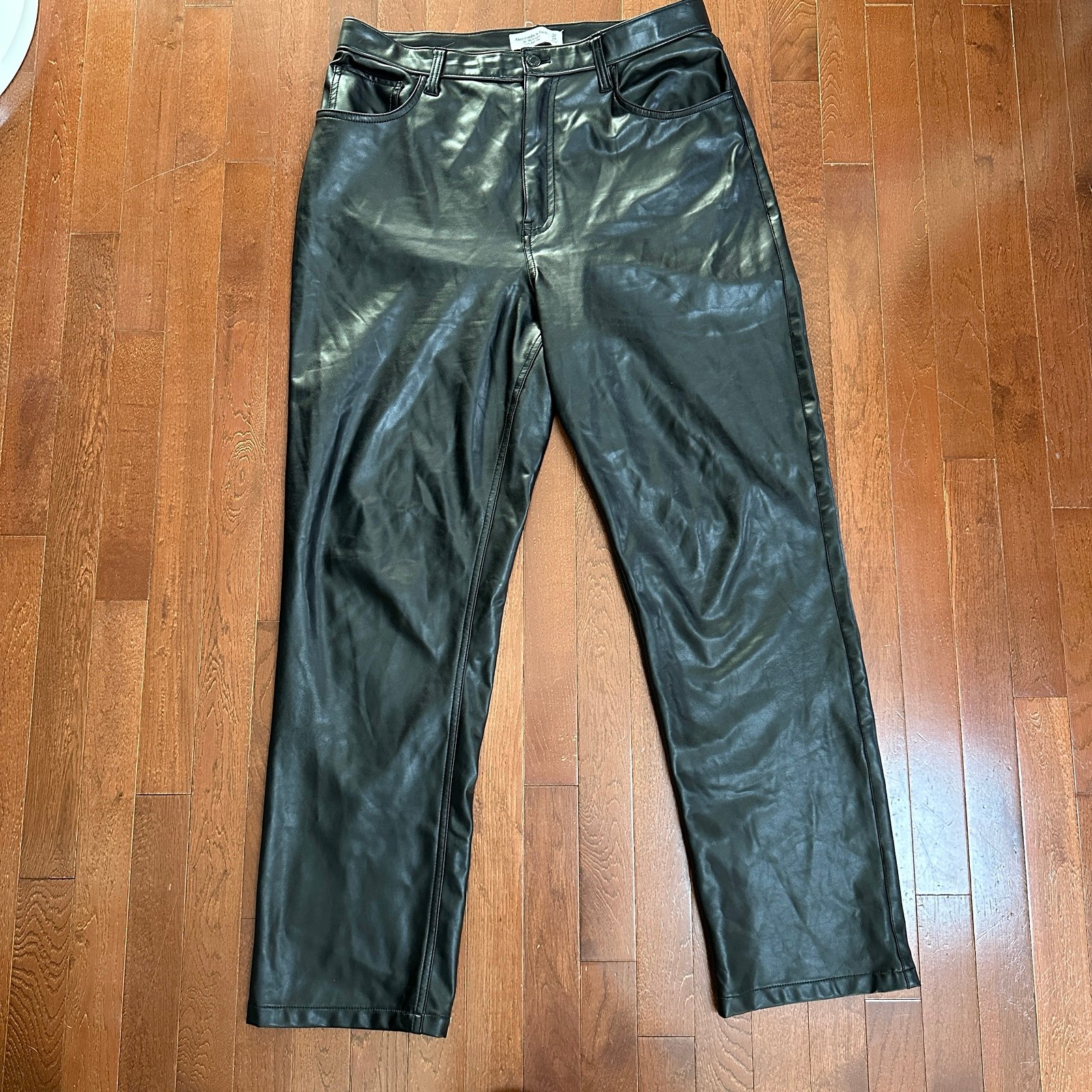Abercrombie and Fitch 90’s Straight Ultra High Rise Faux Leather Pants Sz 32 14