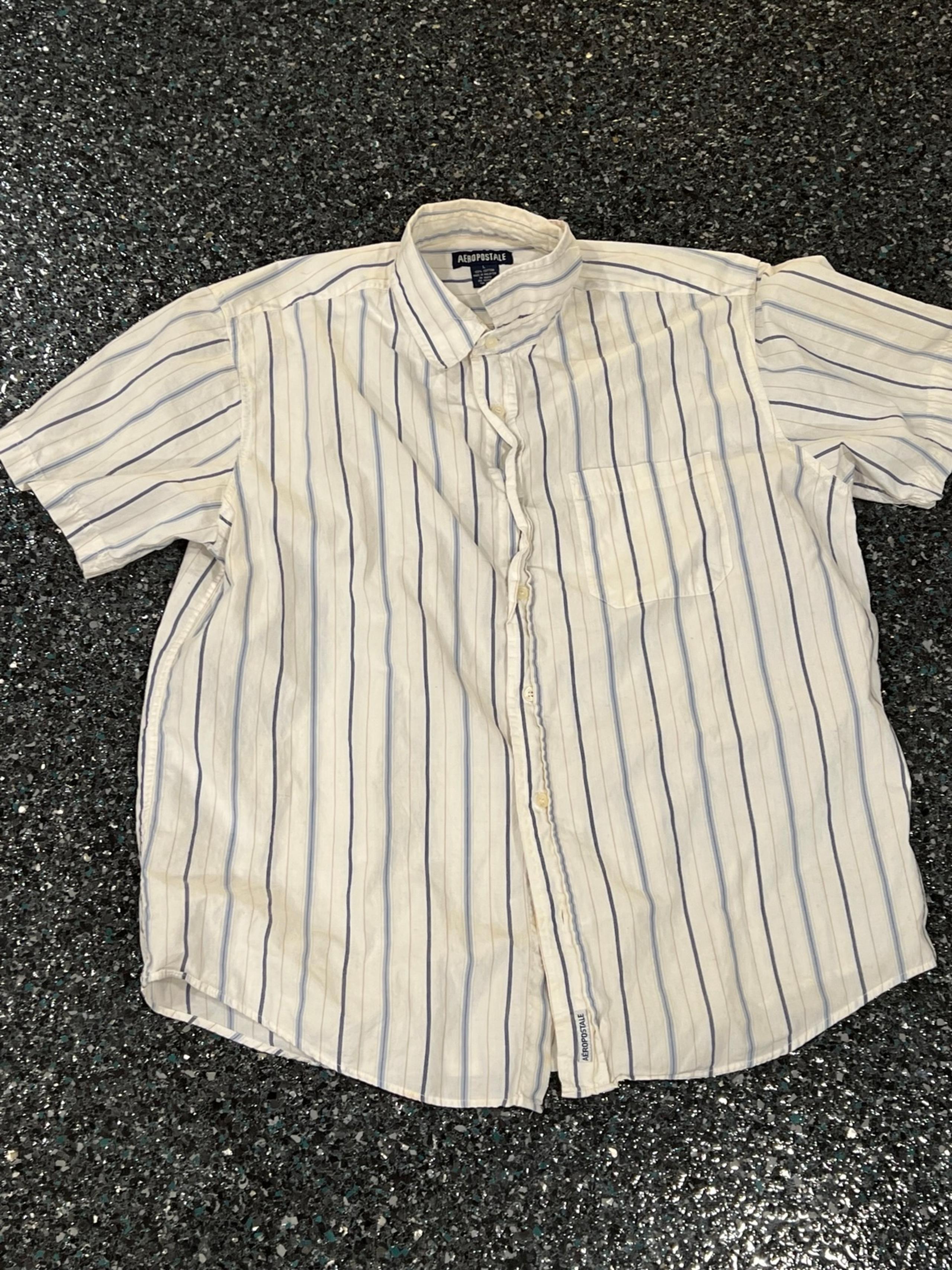 Men’s Aeropostale Large White & Blue Striped Short Sleeve Button Front Shirt