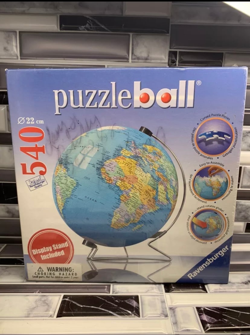 [NEW SEALED] Ravensburger The Earth 540 Piece Puzzle Ball With Display Stand