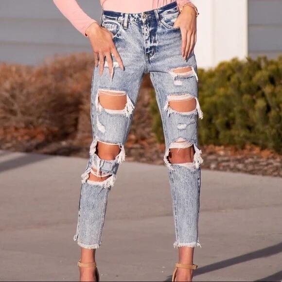 Distressed Cropped Boyfriend Jeans