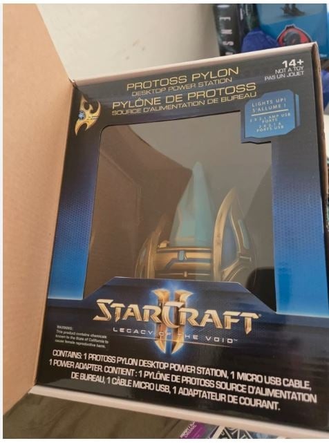 Starcraft II: Protoss Pylon USB Charger