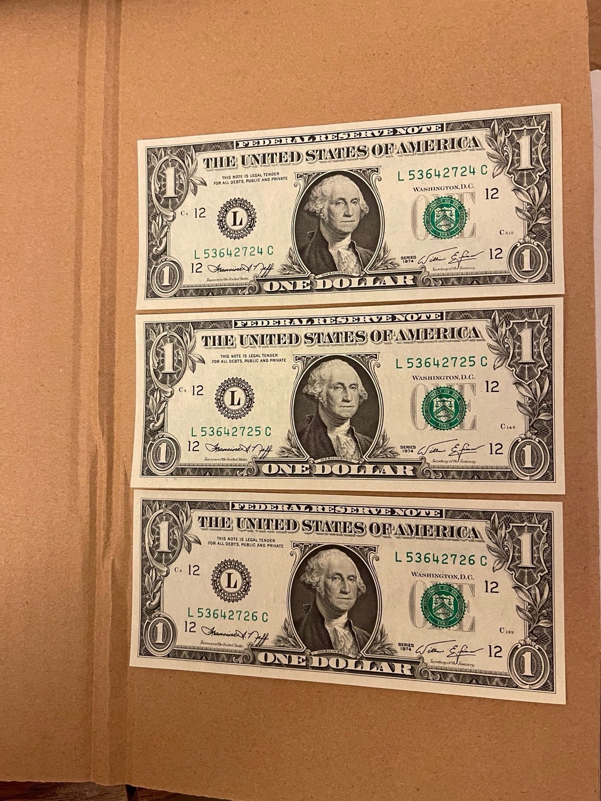 31 qty. Consecutive 1974 1 US Dollar ~ Crisp 50 Year Old~ Uncirculated Bills !!