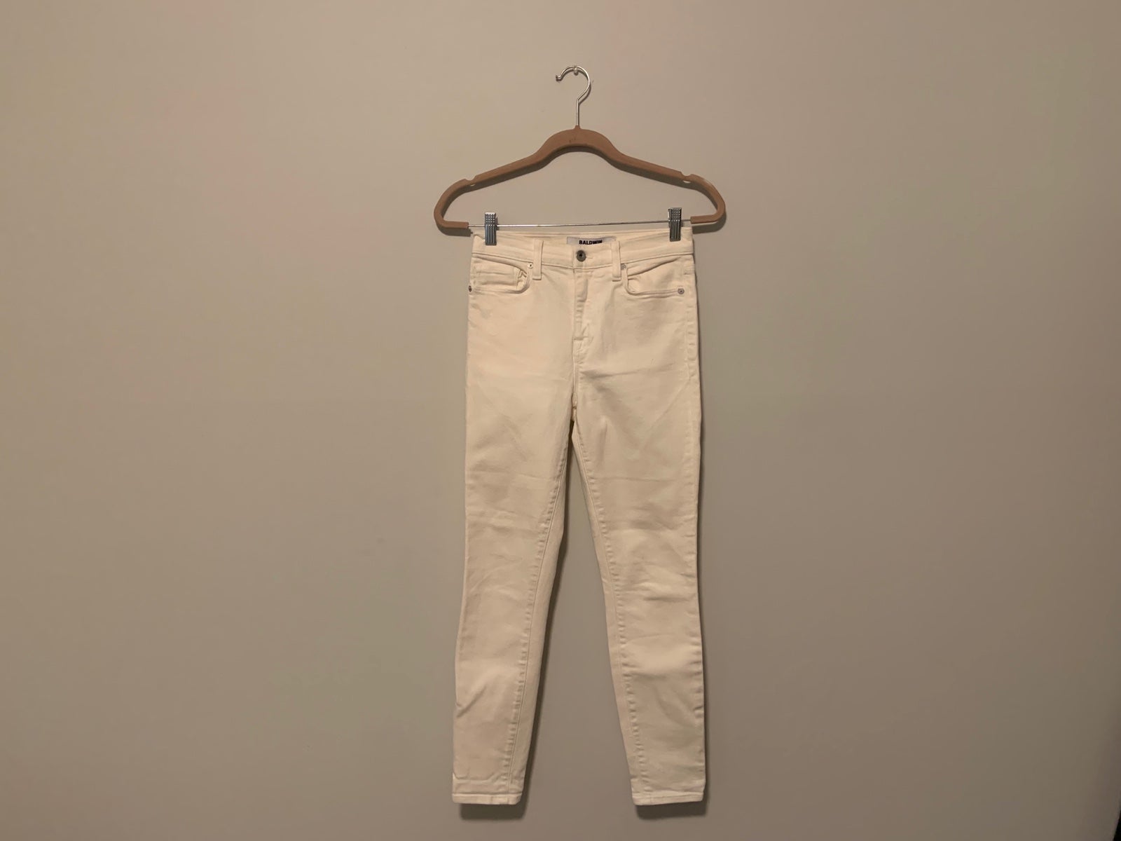 Baldwin high waisted jeans in white with a skinny fit. Size 25