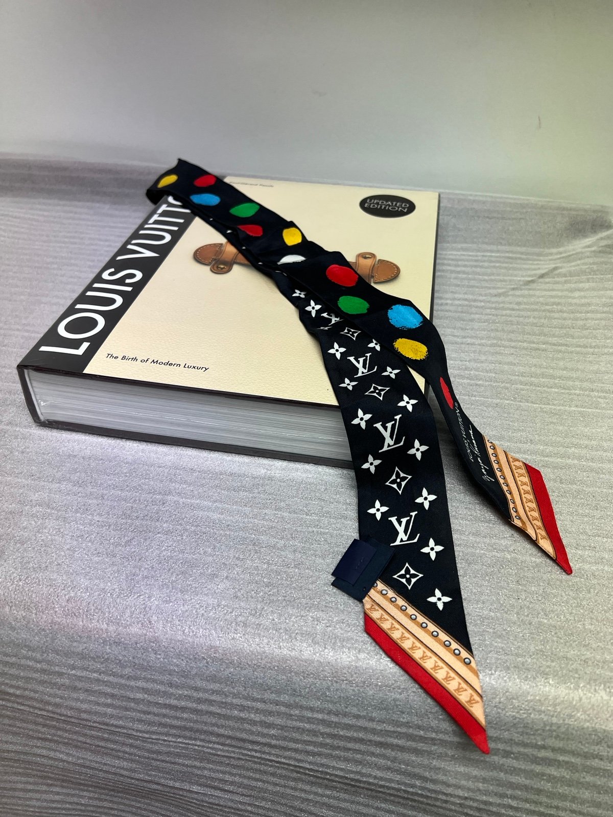 LOUIS VUITTON LV x YK Kusama Painted Dots Scarf Black Multicolor