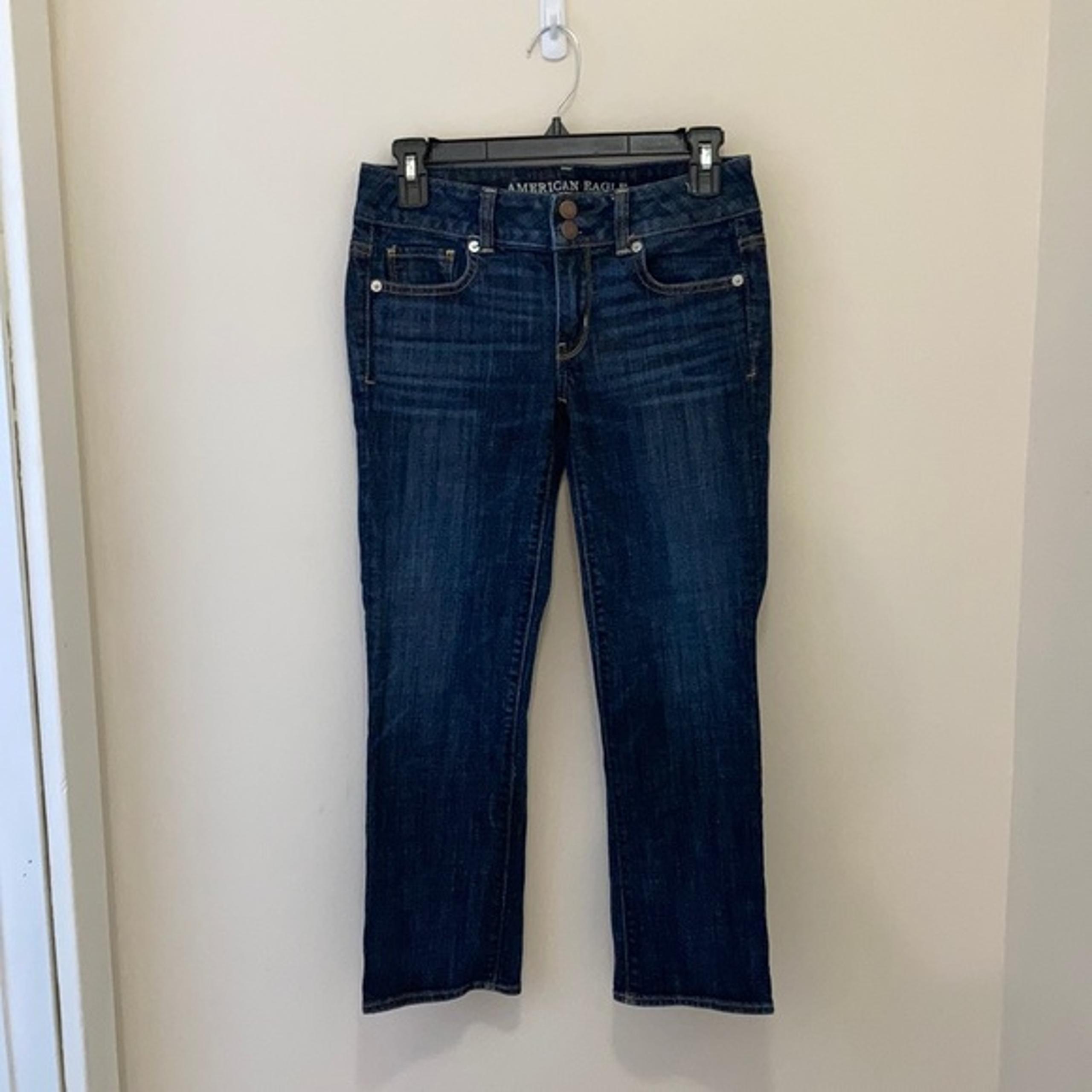 American Eagle Women’s Artist Cropped Jeans Size 2