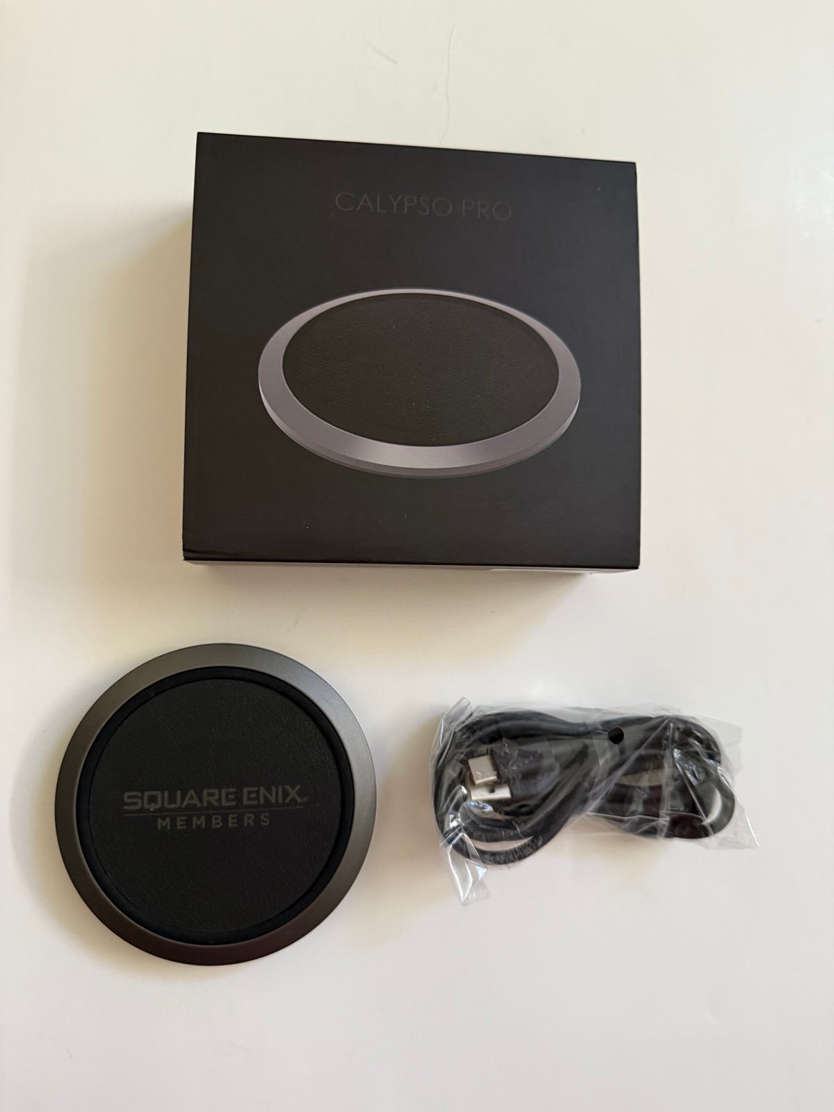 Square Enix Rewards Members Wireless Qi Desktop Charger Figure USB Type C