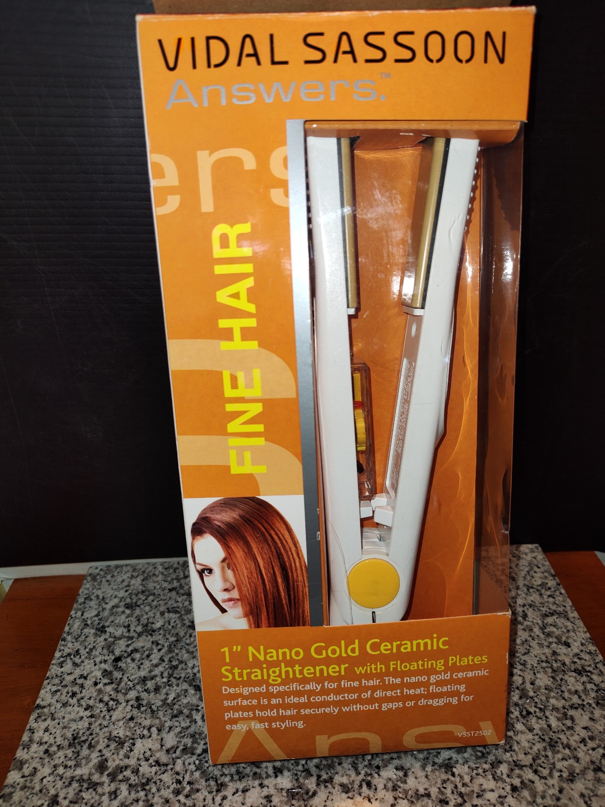 Vidal Sassoon 1 Flat Iron Hair Straightener. Nano Ceramic Straightener VSST2502
