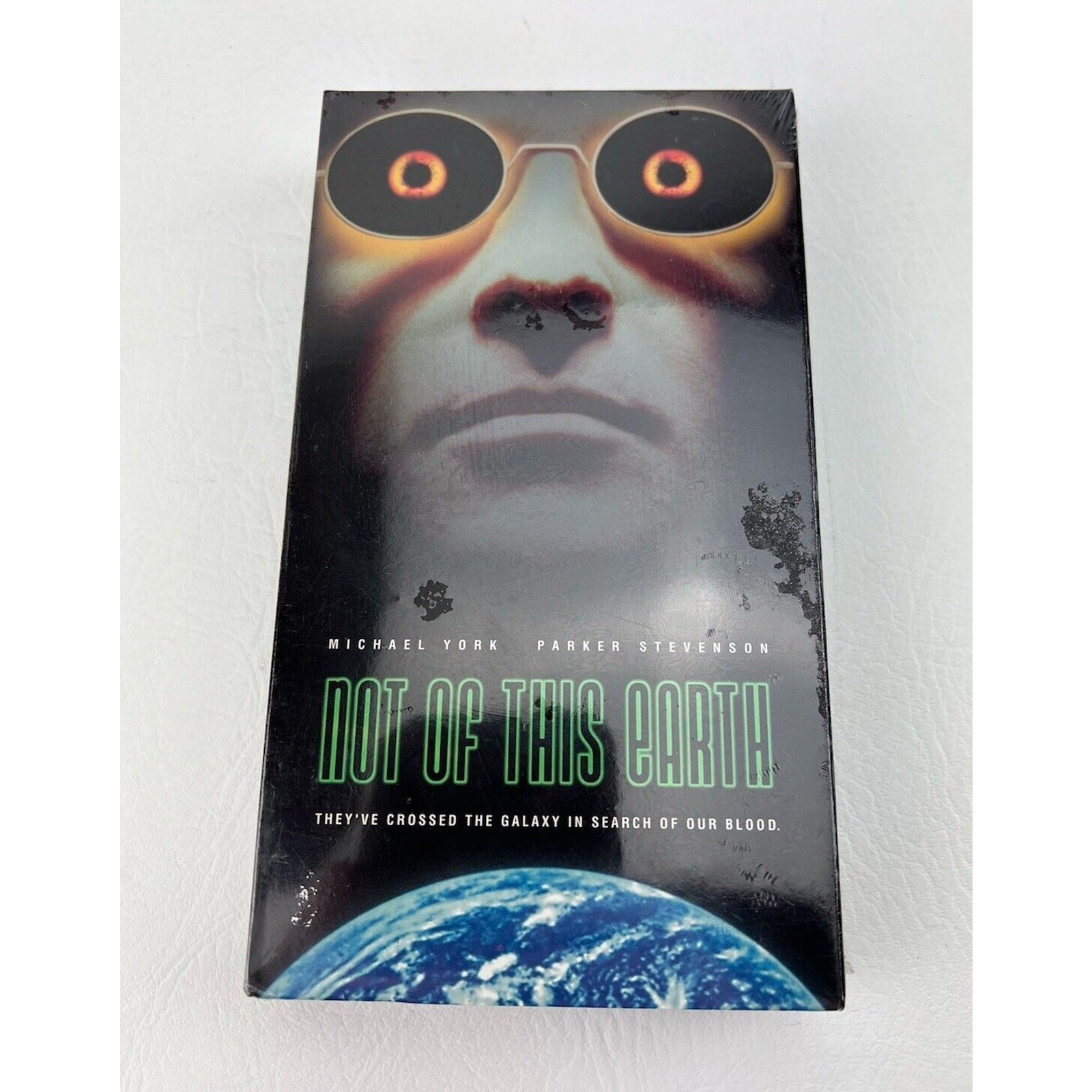 Not of This Earth - Michael York Parker Stevenson VHS 1996 NEW SEALED RARE