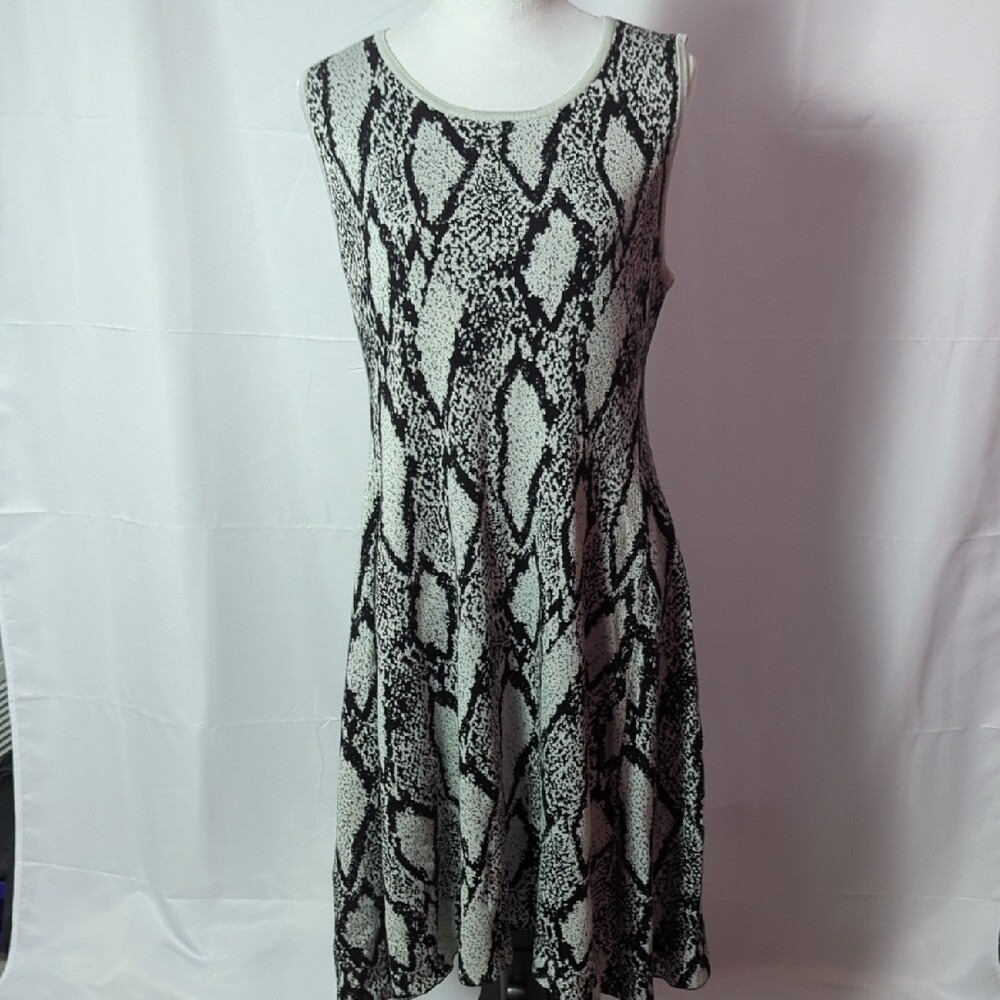 Torrid 1 Black Grey White Sweater Animal Print Dress 1X 1 14 16 Fit & Flare