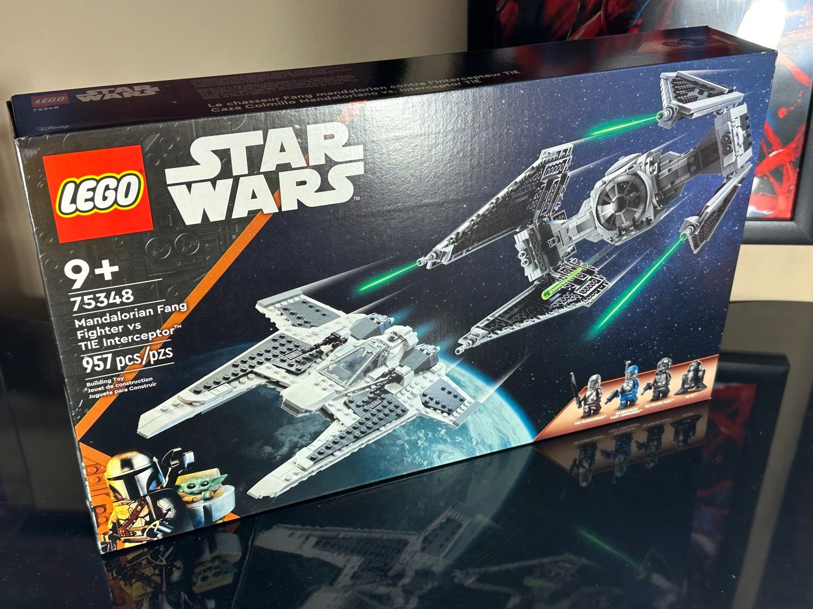 LEGO Star Wars Mandalorian Fang Fighter vs. TIE Interceptor 75348 (957 Pieces)