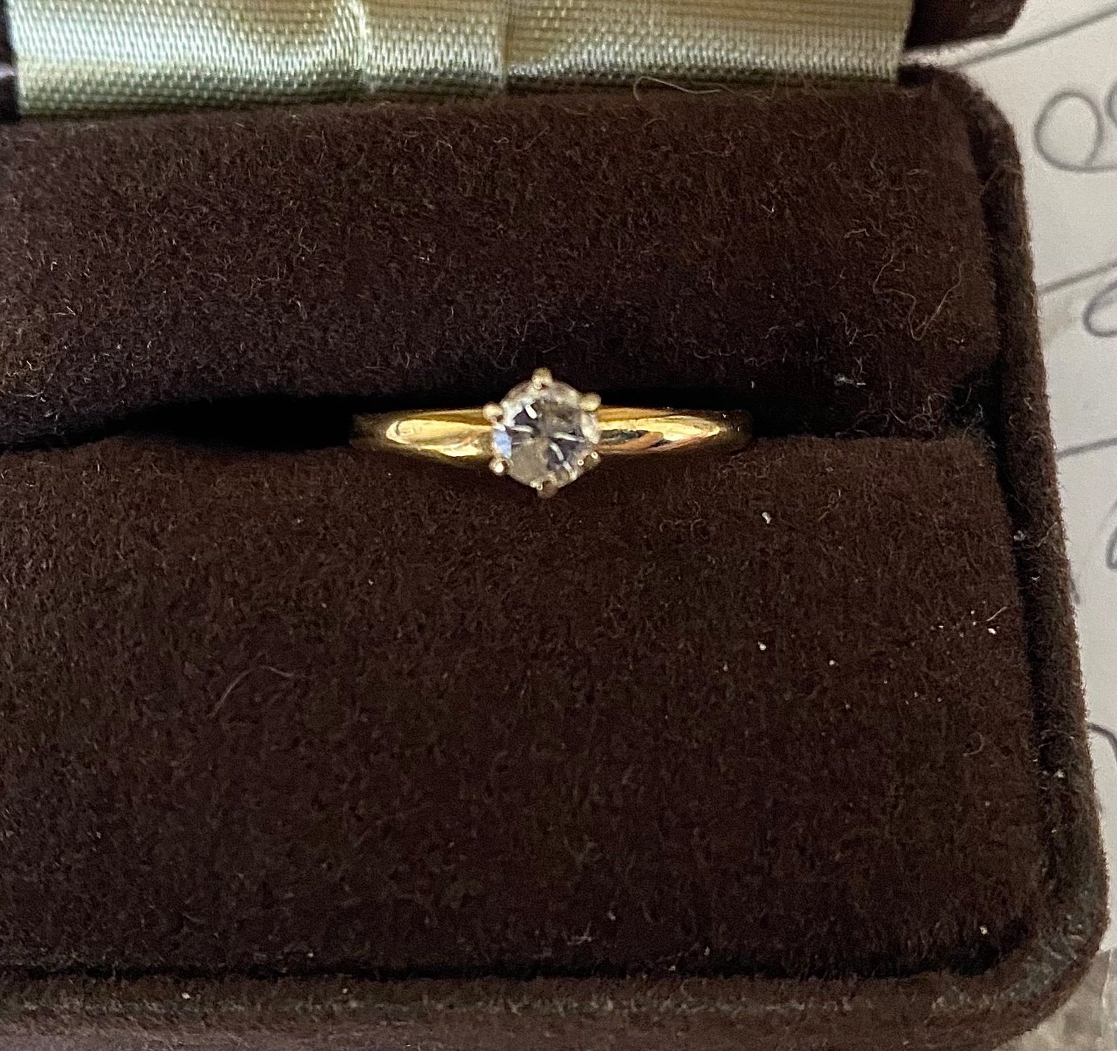 Beautiful 14k Yellow Gold Diamond solitaire size 6