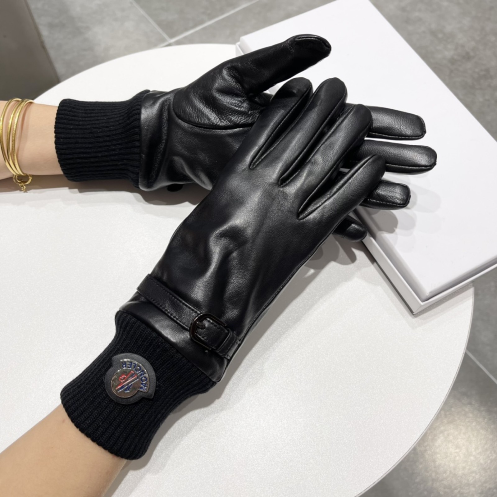 Long touch gloves